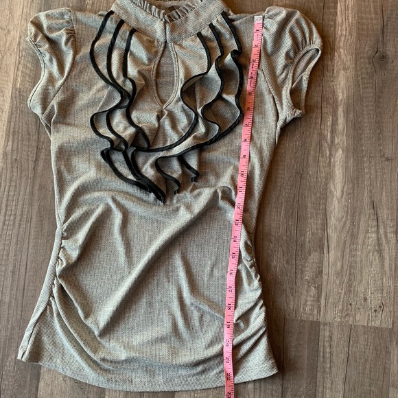 Ruffled top - Picture 6 of 8